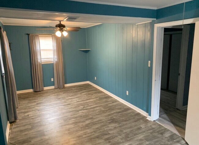 Building Photo - 7010 Sorrell Ln