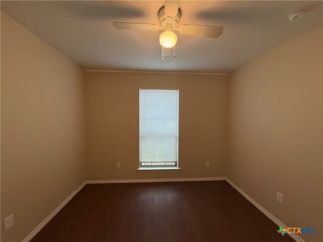 Building Photo - 3031 Pine Valley Dr
