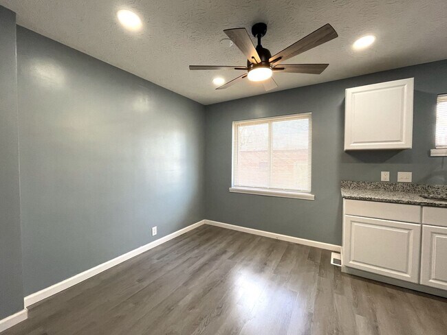 Building Photo - 1283 Linwood Ave