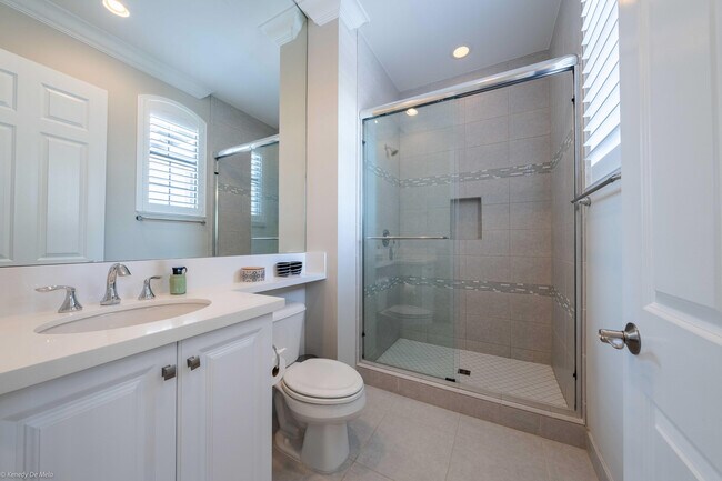 Building Photo - 9368 Eden Roc Ct