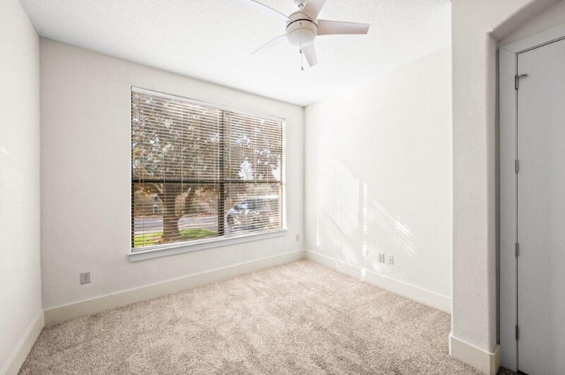 Building Photo - 2600 Hillsboro Pike