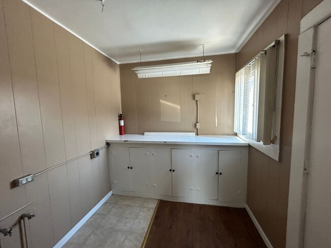 Building Photo - 1441 Coldwell Ave