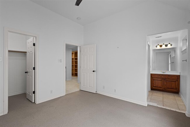 Building Photo - 12105 Portobella Dr