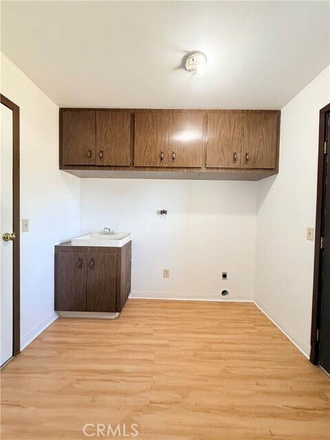 Building Photo - 575 Aloma Way