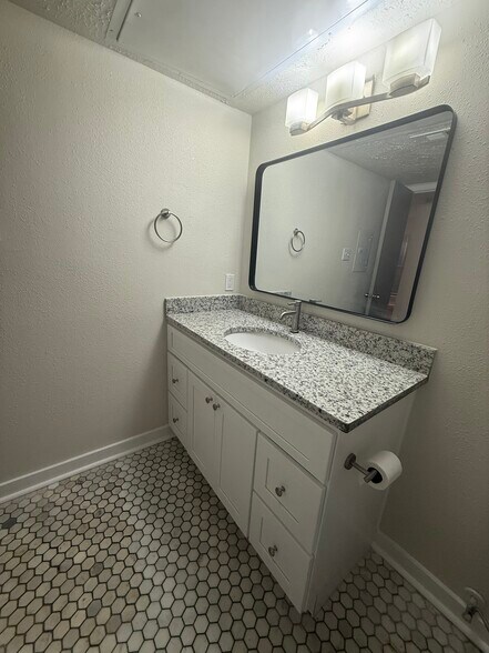 Building Photo - 7313 Gulf Fwy