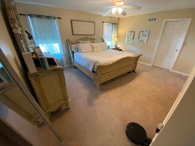 Building Photo - 30 Millbrook Court