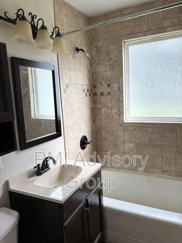 Building Photo - 1808 S Faulders Ln