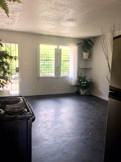 Building Photo - 666 Patton Ave