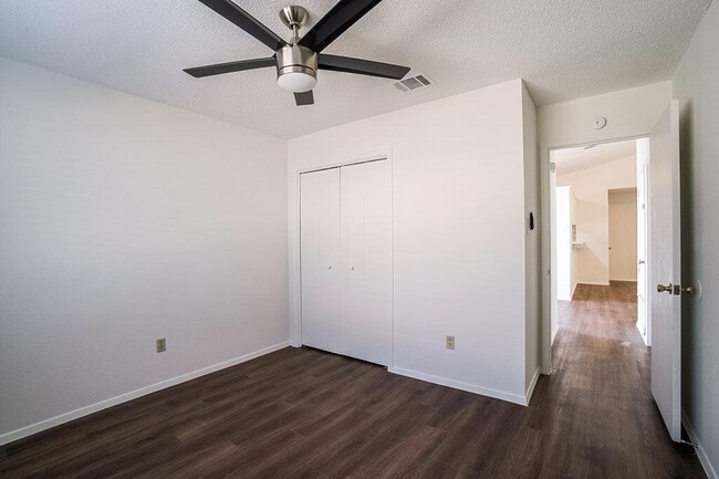 Building Photo - 612 Greenlawn Blvd