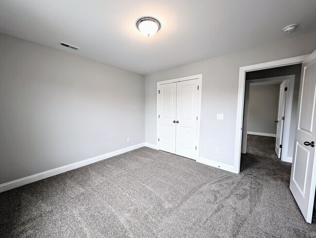Building Photo - Barrington Dream Home