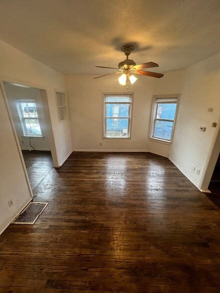 Building Photo - 132 Reed Ave
