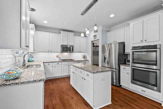Building Photo - 200 Callandale Ln
