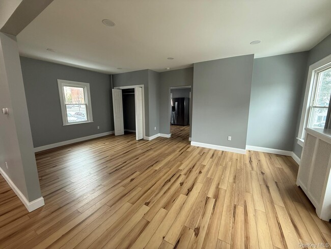 Building Photo - 7 Mulberry St