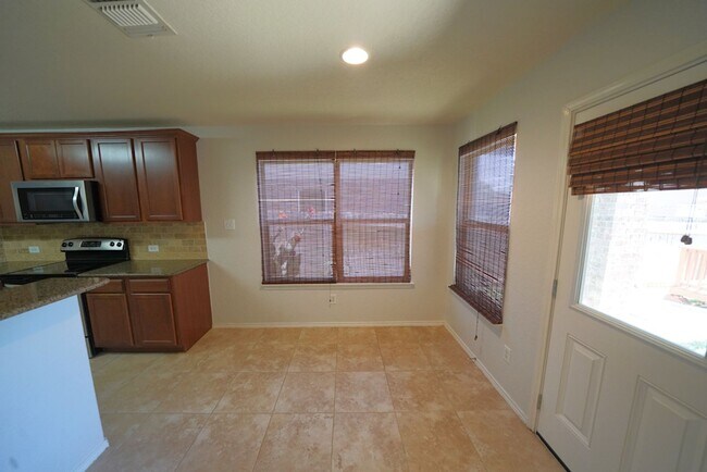 Building Photo - 6307 Myrtle Run