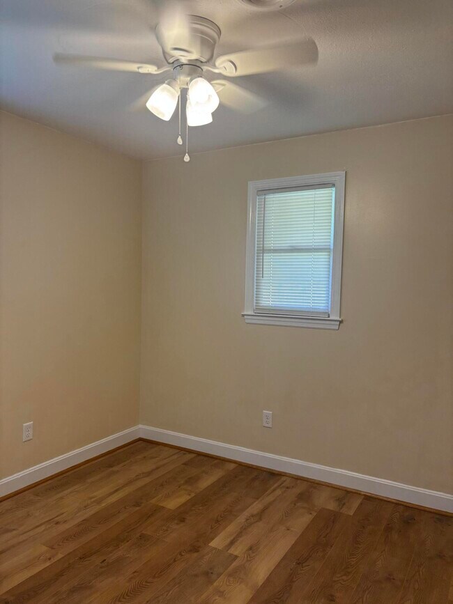 Building Photo - 855 Whatley St