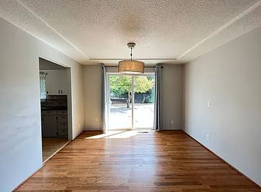 Building Photo - 530 SE 12th Ave