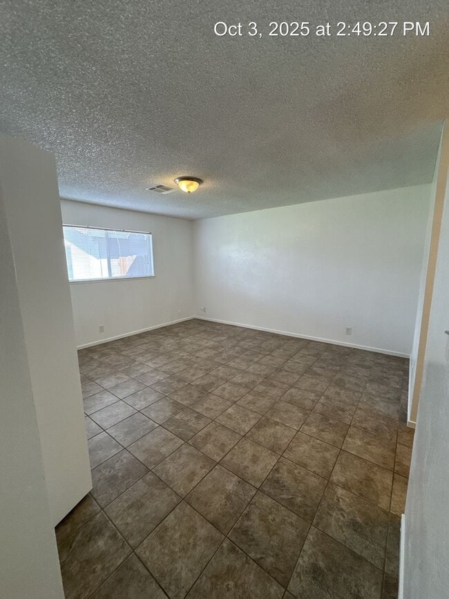 Building Photo - 2967