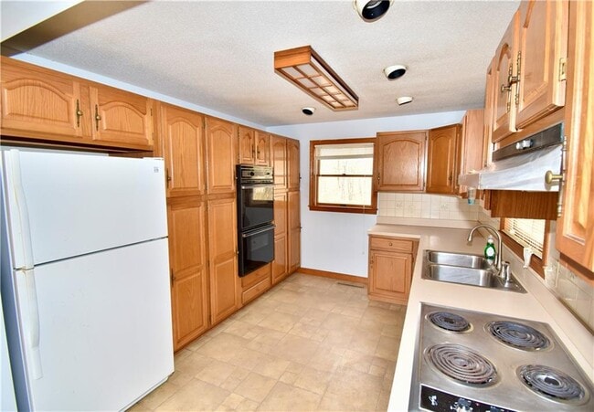 Building Photo - 10 Joanth Terrace