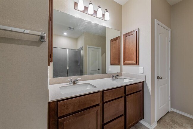 Building Photo - 1113 Arbor Acres Loop