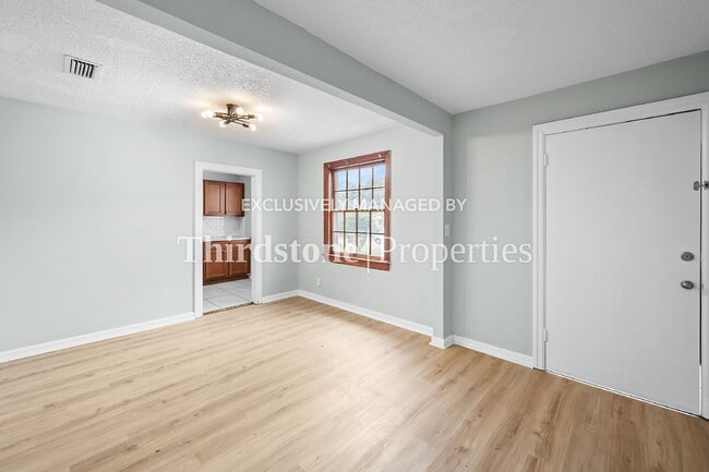 Building Photo - 8057 Oakwood St
