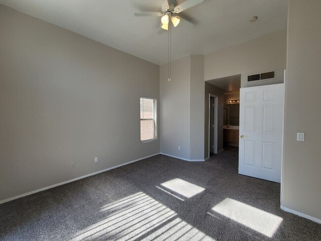 Building Photo - Beautiful 4 Bedroom Home in Green Valley