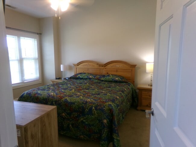 Building Photo - 4879 Dahlia Ct
