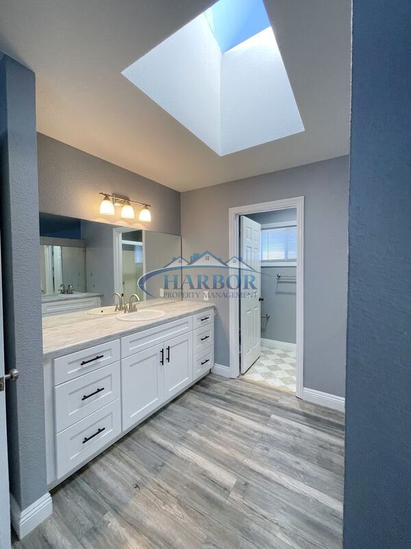 Building Photo - 22521 Meyler St