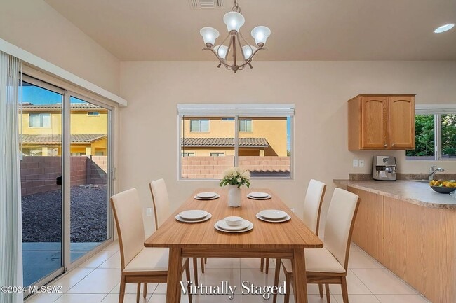 Building Photo - 4 bed/3bath in desirable Paseo Del Rio Community