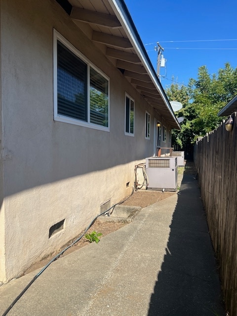 Building Photo - 39 Santos Way