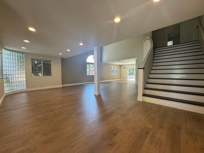 Building Photo - Resort Living in Mission Viejo! Beautiful,...
