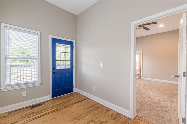 Building Photo - 3362 Colville Ave