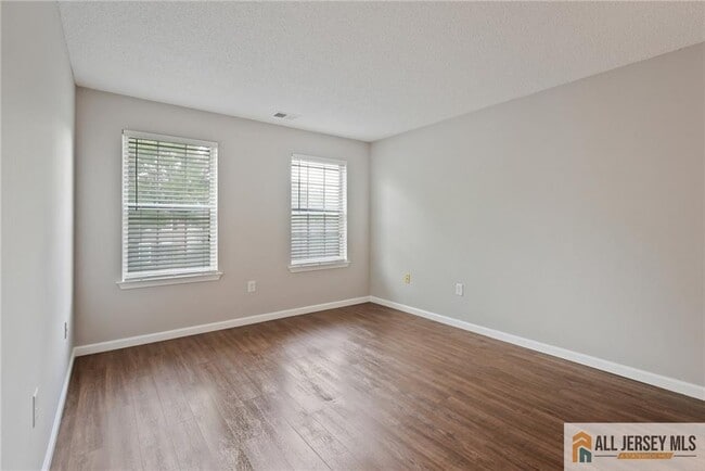 Building Photo - 37 Kingston Run