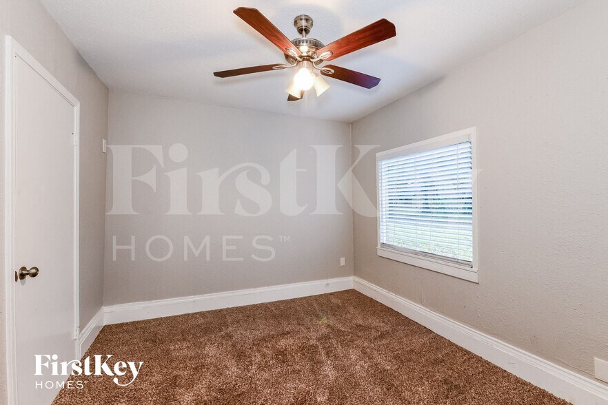 Building Photo - 5721 Melanite Ave