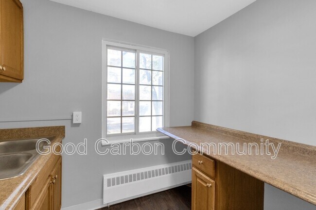 Building Photo - 321 Beattie Ave