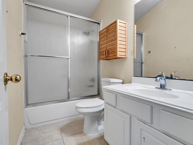 Building Photo - 3823 Beacons Vw