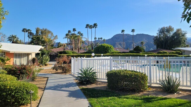 Building Photo - 37800 Da Vall Dr