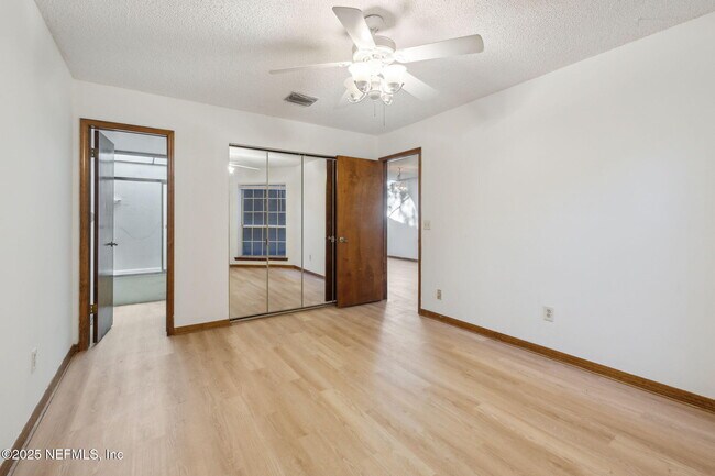 Building Photo - 1138 Fromage Cir W