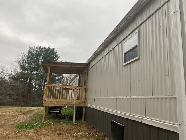 Building Photo - 404 Dorris Rd