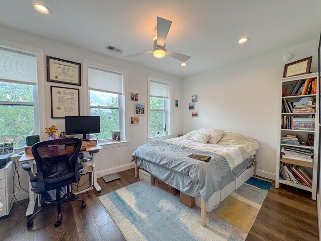 Building Photo - 815 Longfellow St NW