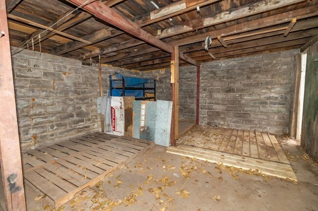 Building Photo - 1219 S Main St