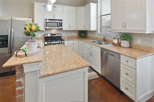 Building Photo - 4289 Hollow Stone Dr