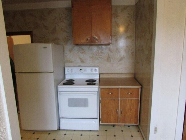 Building Photo - 1626 Winnebago St