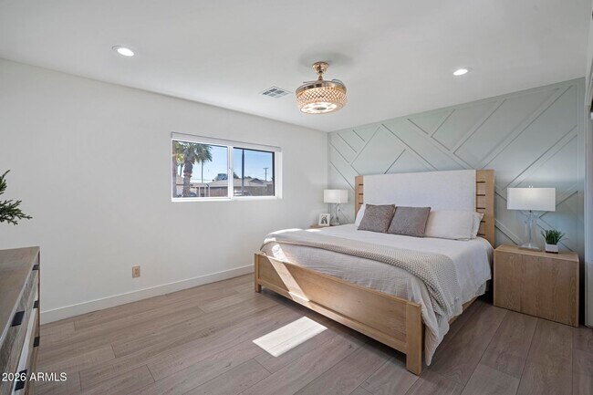 Building Photo - 8314 E Mariposa Dr