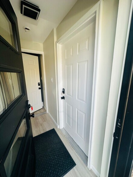 Entrance - 7 Wallis Ave