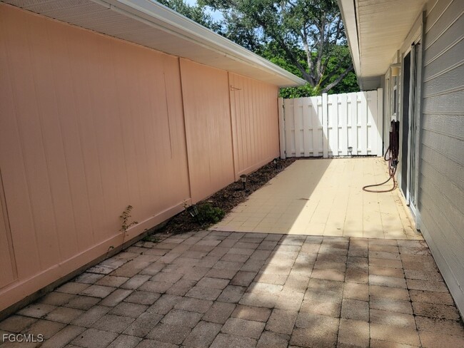 Building Photo - 14807 Crooked Pond Ct