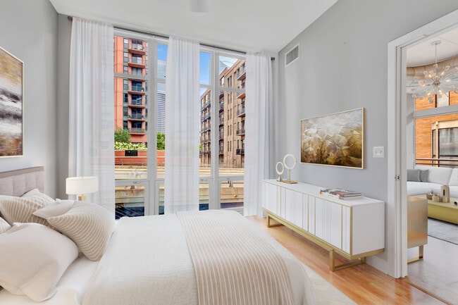 Building Photo - 650 W Wayman St