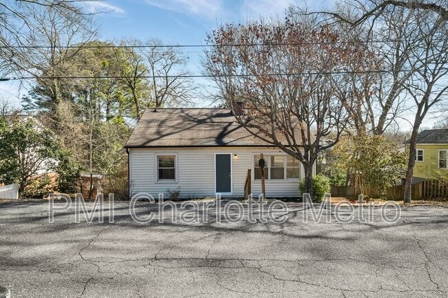 Primary Photo - 310 Graham St