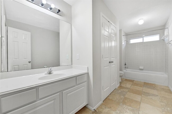 Building Photo - 2510 Pine Brook Dr