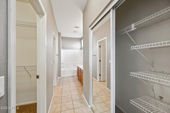 Building Photo - 3652 E Temecula Way
