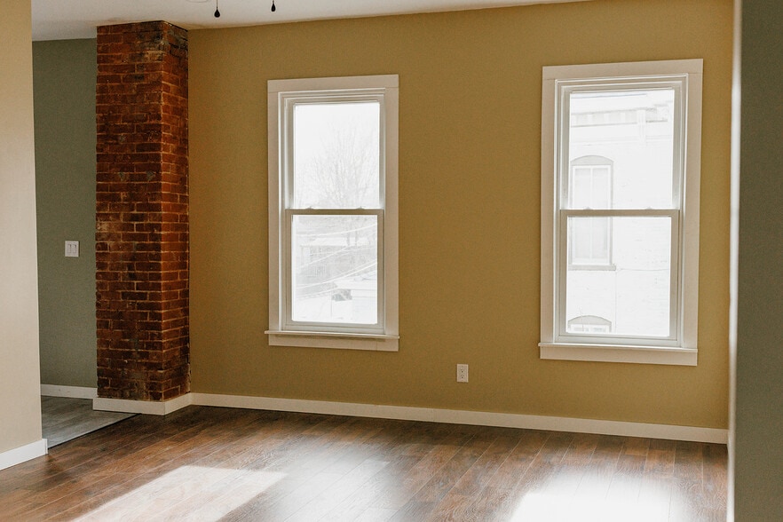 Building Photo - 503 Church St